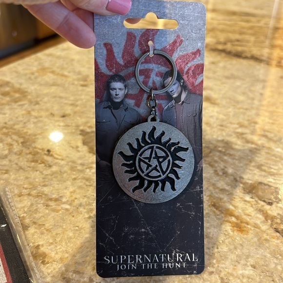 Supernatural Wallet & Keychain - Picture 4 of 5